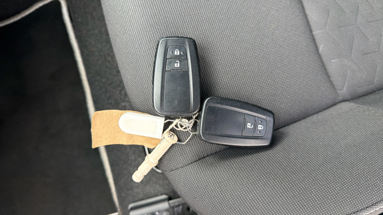 Toyota Corolla 1.8 VVT-i Hybrid Icon Tech 5dr CVT Hybrid Hatchback